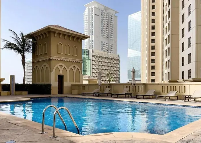 Single Partition 2 Min From Metro Swiming Pool View